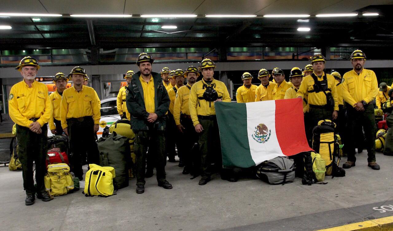 Mexicanos viajan a Canadá para apoyar en combate de incendios forestales