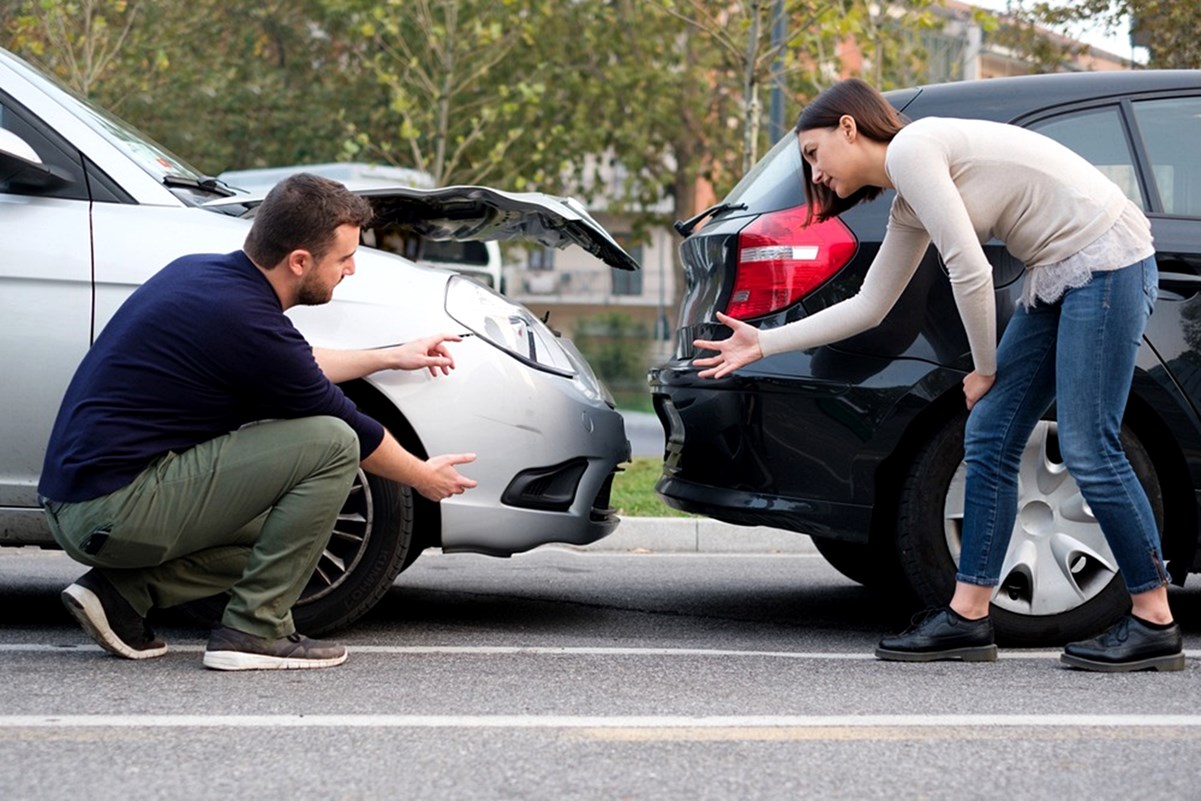 Estos son los factores que aumentan el riesgo de accidentes en auto