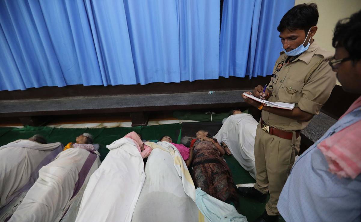 ¿Quién es Bhole Baba, el gurú detrás de la estampida con 121 muertos en la India?