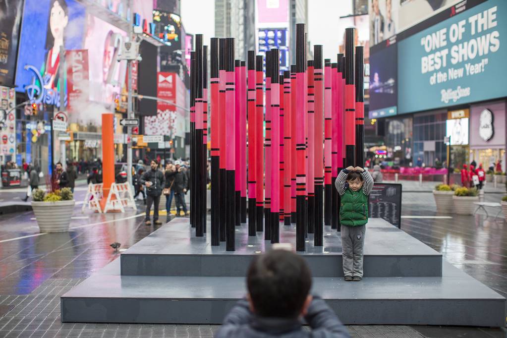 San Valentín llega a NY y rinde tributo a los migrantes