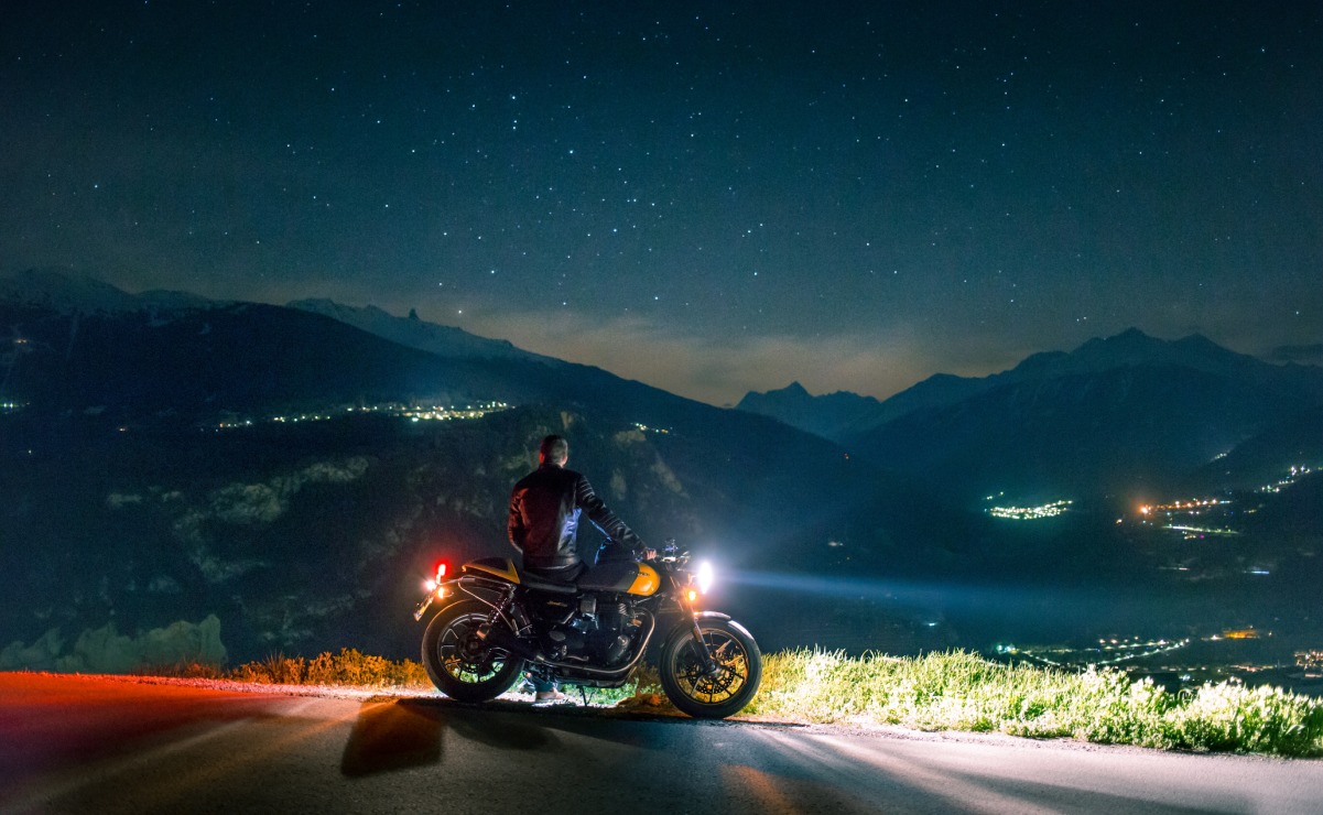 5 tips para manejar tu moto de noche