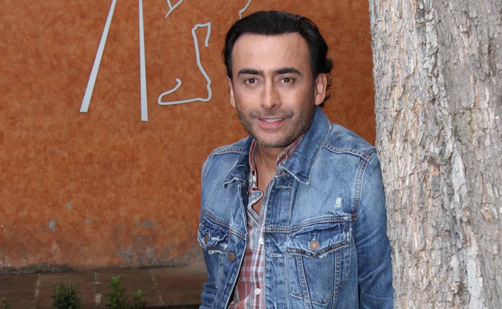 Adal Ramones, ¿cerca de Azteca y La Academia?