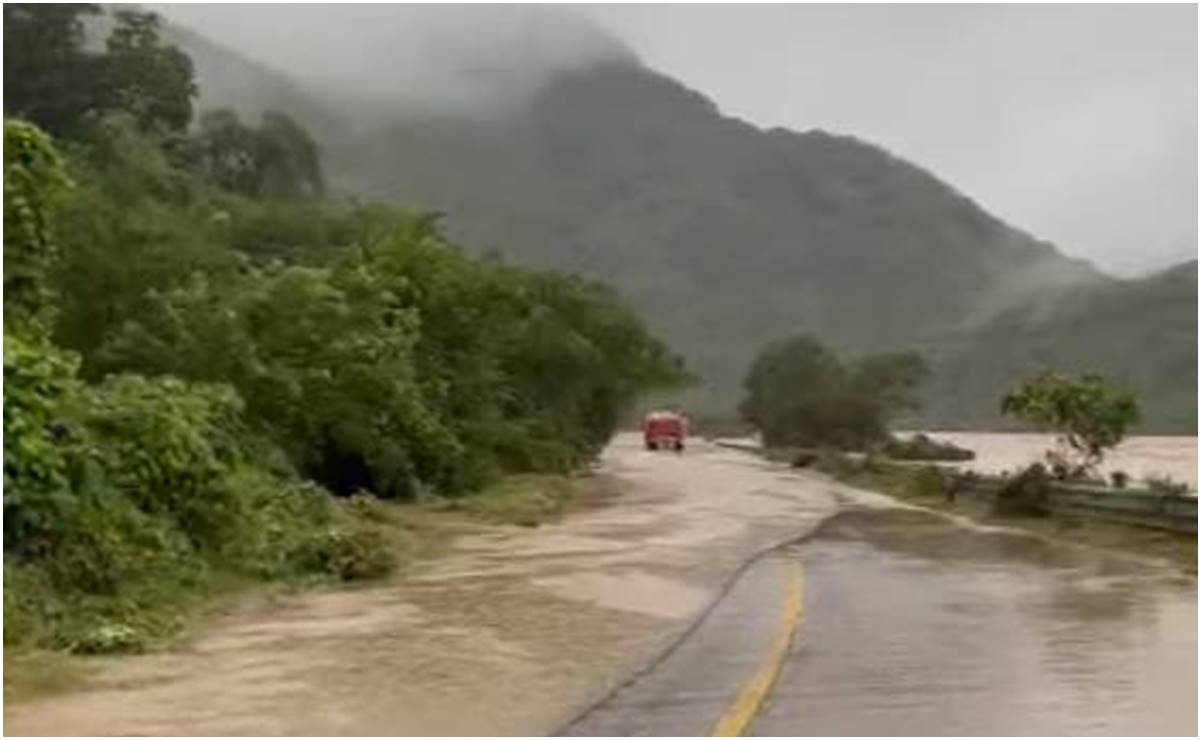 VIDEO: Río Papagayo se desborda en tramo Chilpancingo-Acapulco por efectos del huracán "Otis"