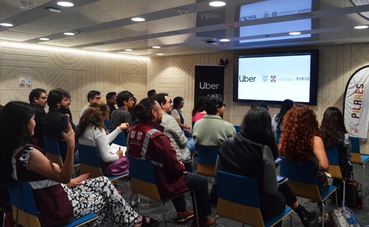 Pilares y Uber México lanzan programa de mentorías para egresados de Escuela de Código en la CDMX