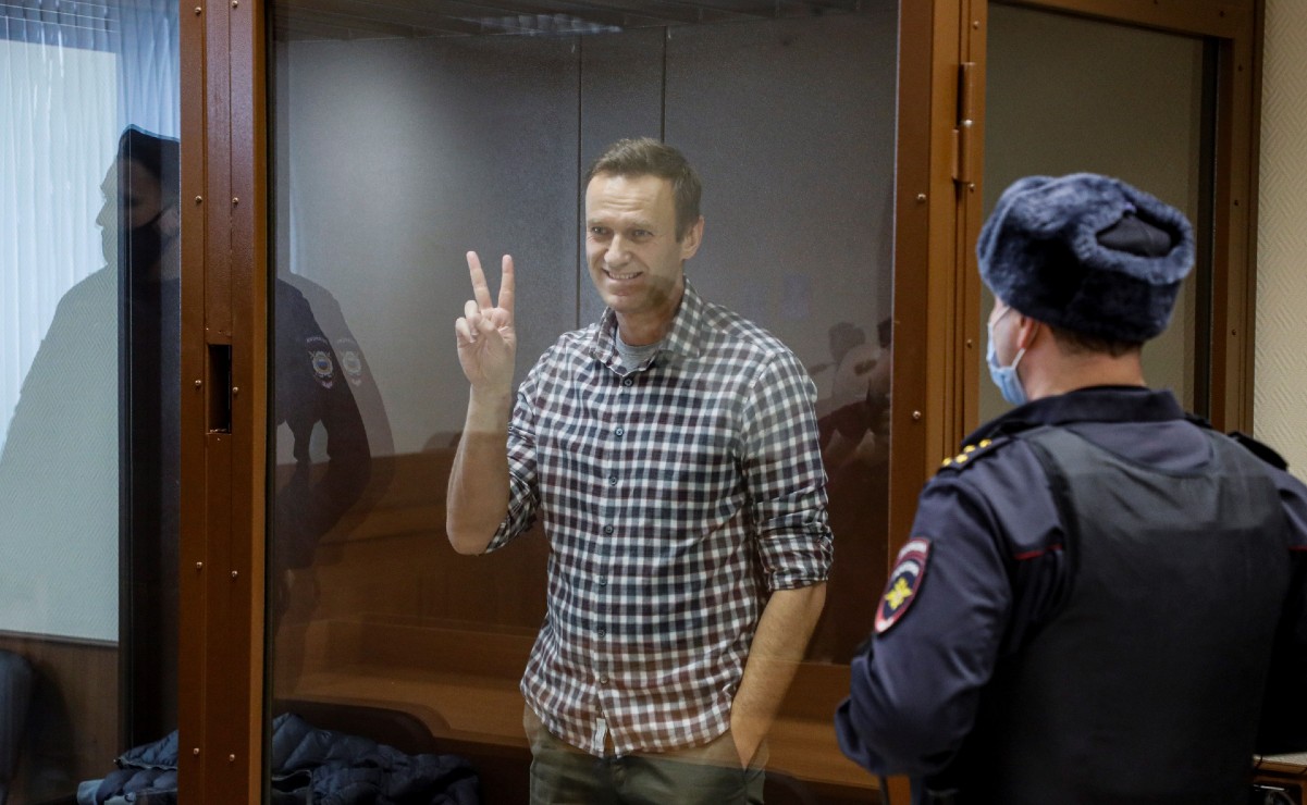 Tribunal ruso condena a opositor Alexéi Navalni por "difamación"; podría ir a campo de trabajo