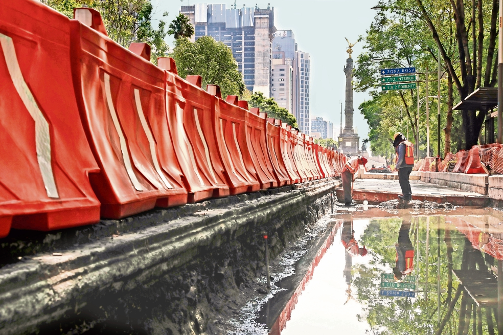 Ordenan suspender Metrobús en Reforma