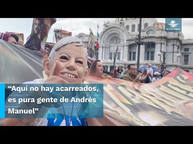 "No somos acarreados", gritan asistentes al mitin de AMLO en el Zócalo