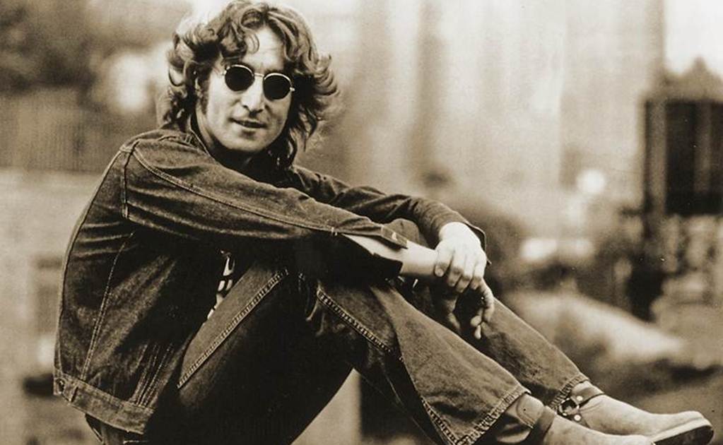Recuperan guitarra robada a John Lennon en 1963