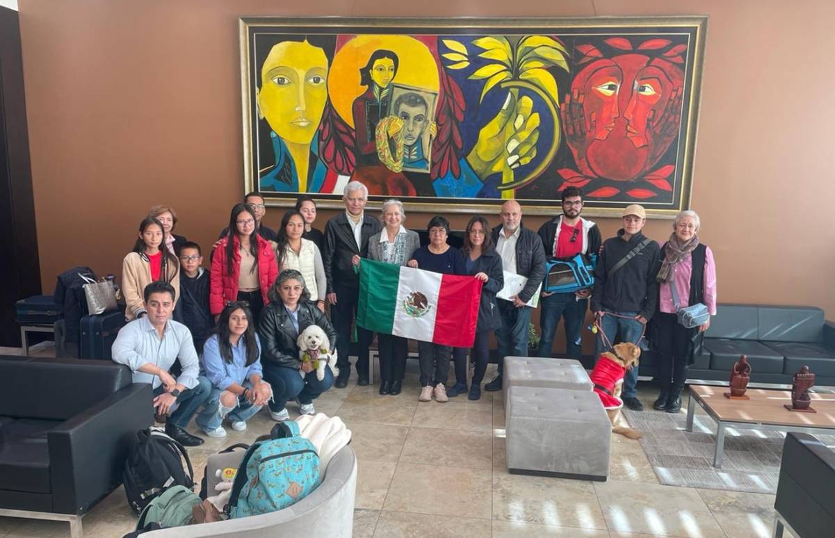 Cuerpo diplomático en Ecuador regresa “con la frente y el nombre de México en alto”: Alicia Bárcena