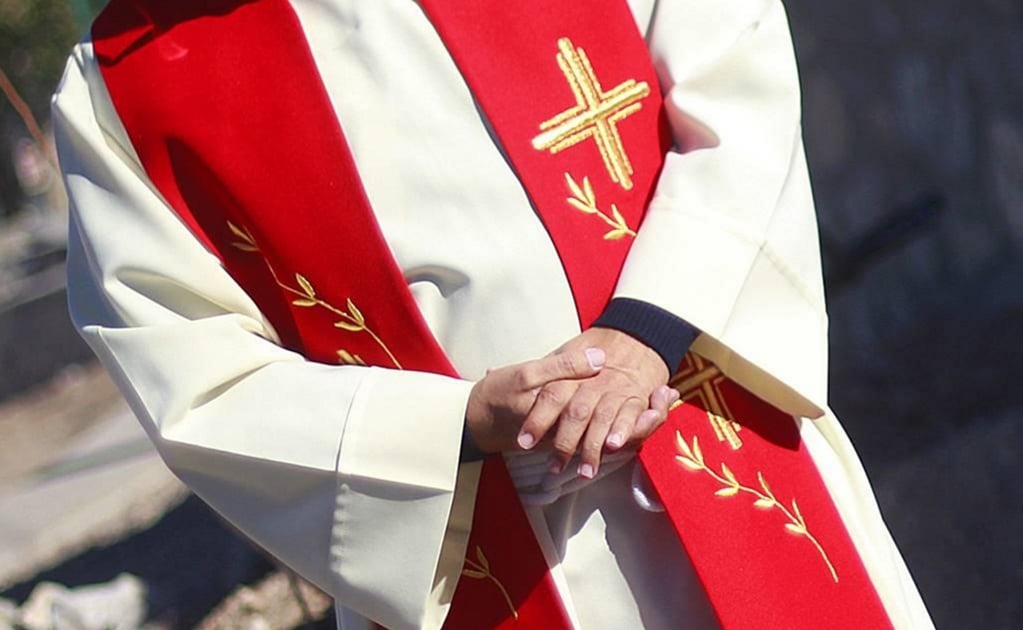 Priest arrested on child molestation charges 