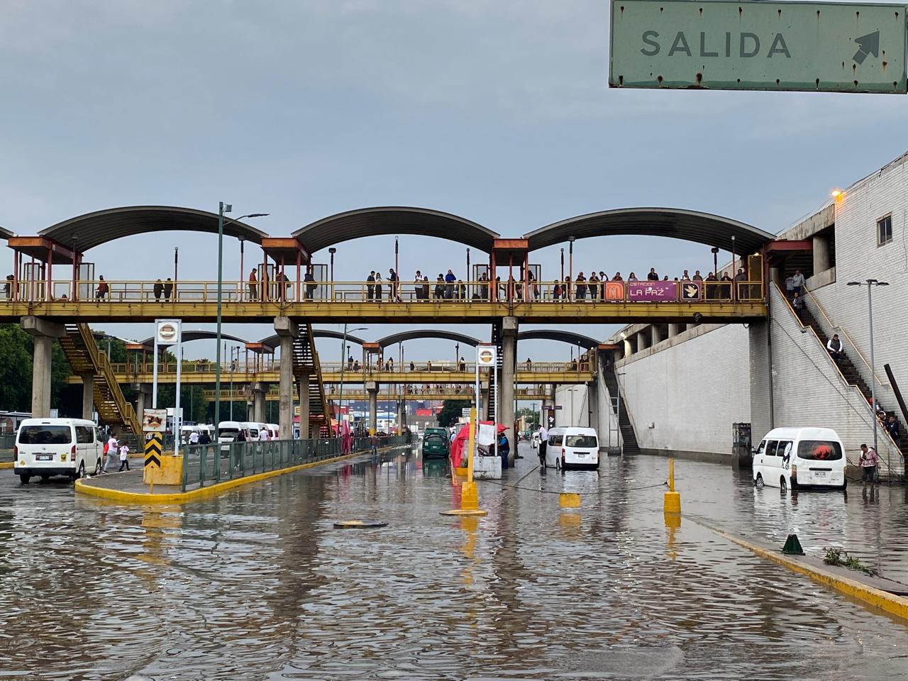 Lluvias inundan importantes vialidades de al menos 6 municipios del Edomex