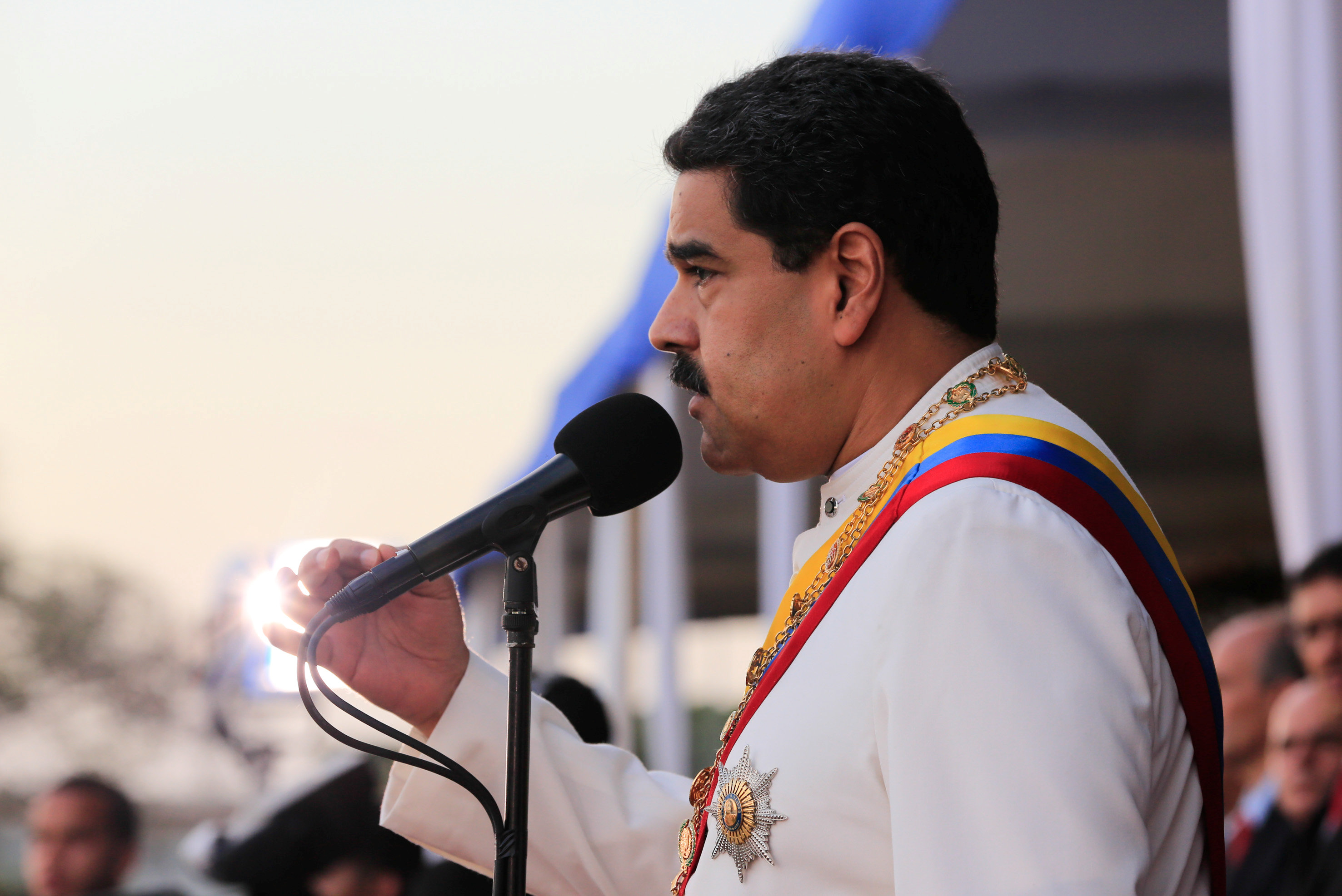 Maduro exige a México aclarar supuesto plan en su contra