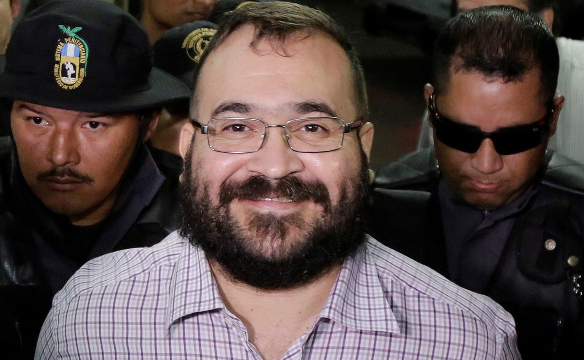 Juez cancela uno de dos delitos locales imputados a Javier Duarte