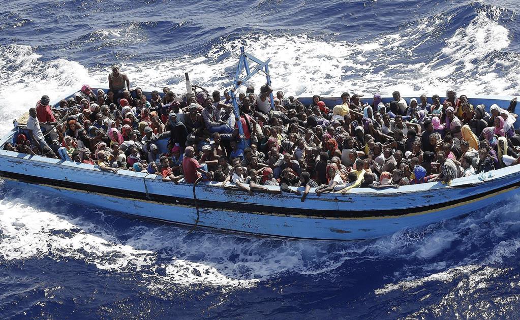 Cruz Roja rescata a más de cien inmigrantes en el Mediterráneo