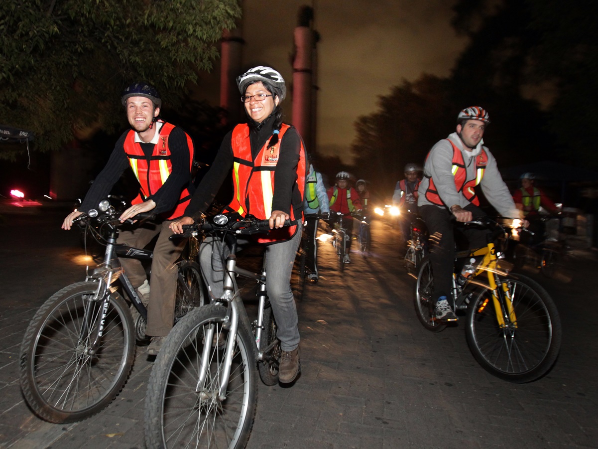 ¡No te lo pierdas! Primer Paseo Nocturno “Muévete en Bici” con temática por Día del Amor y la Amistad