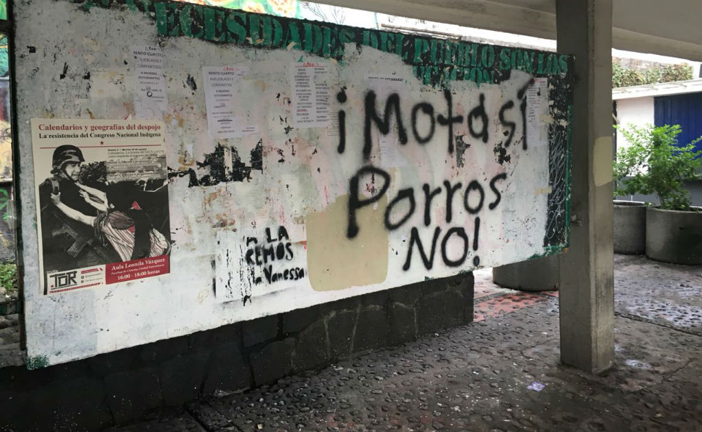 "¡Mota Sí, Porros NO", las pintas que amanecieron en planteles de la UNAM