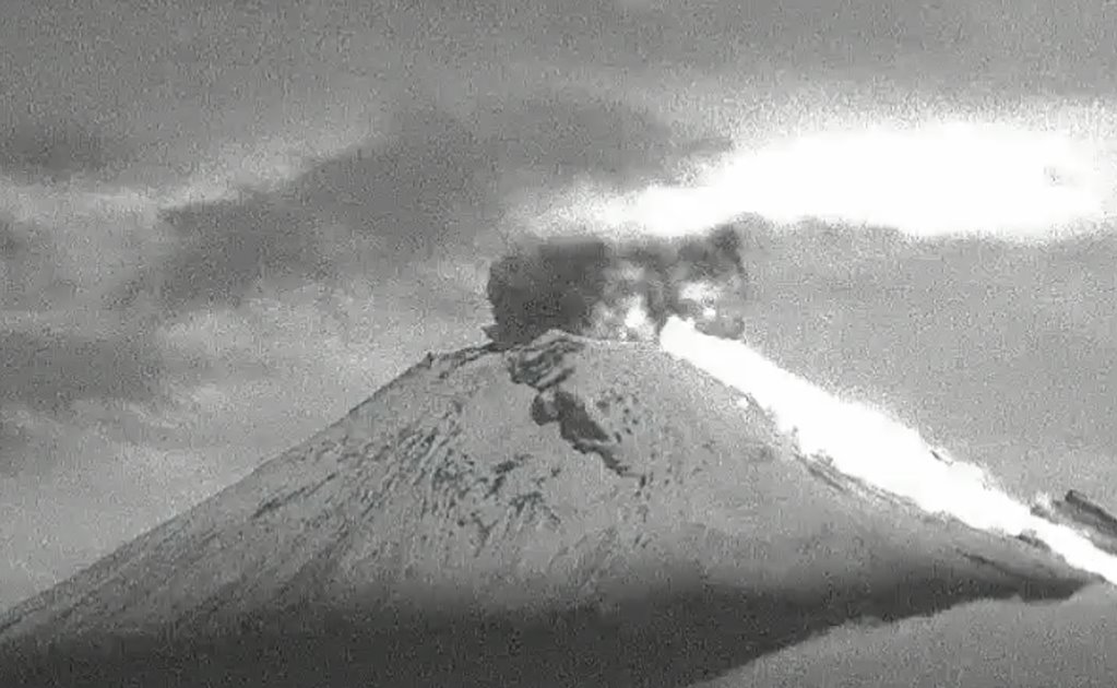 Volcán Popocatépetl registra explosión con moderado contenido de ceniza