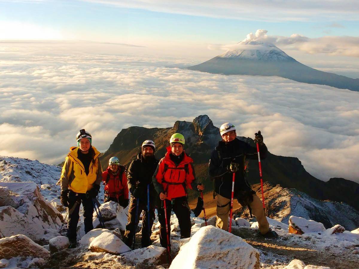 Admira el amanecer en el Izta en una expedición para novatos