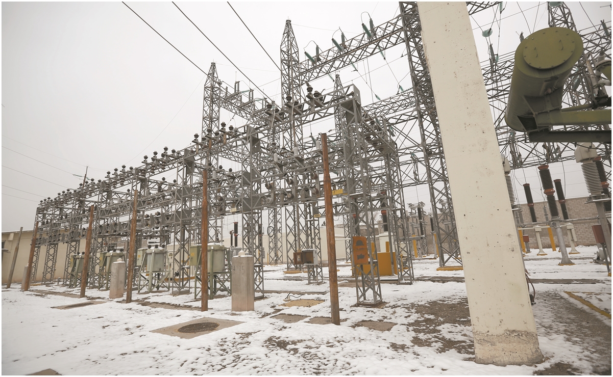 Frente frío deja sin electricidad a 47 mil hogares y negocios en Nuevo León: CFE