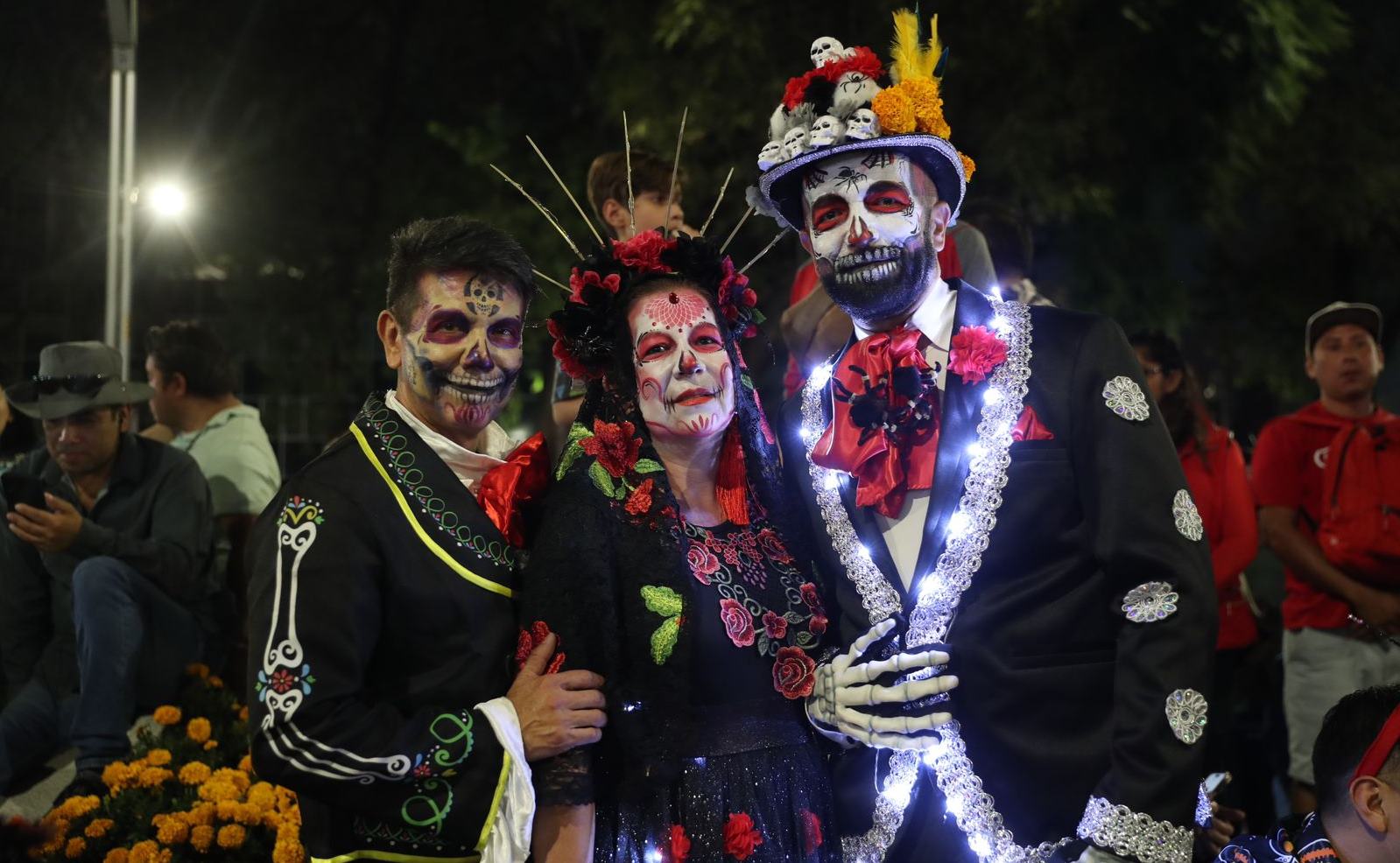 FOTOS: Mega Procesión de Catrinas "inunda" Reforma y llena de color la CDMX