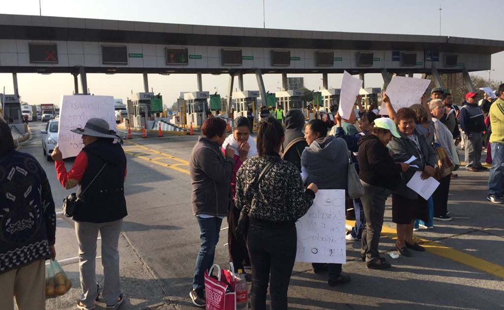 Reportan bloqueo en caseta Las Americas del Circuito Exterior Mexiquense