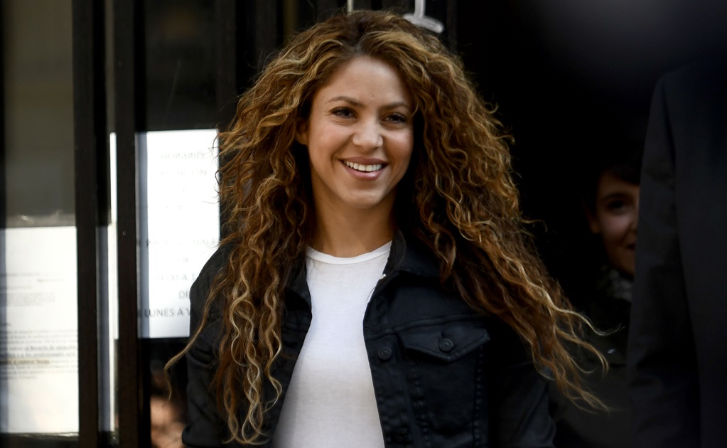 Shakira canta ante el juez y niega plagio de "La bicicleta"