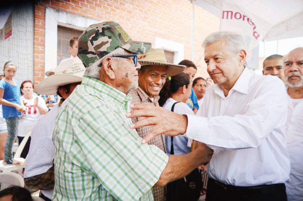 AMLO: Peña no debe renegociar el TLCAN