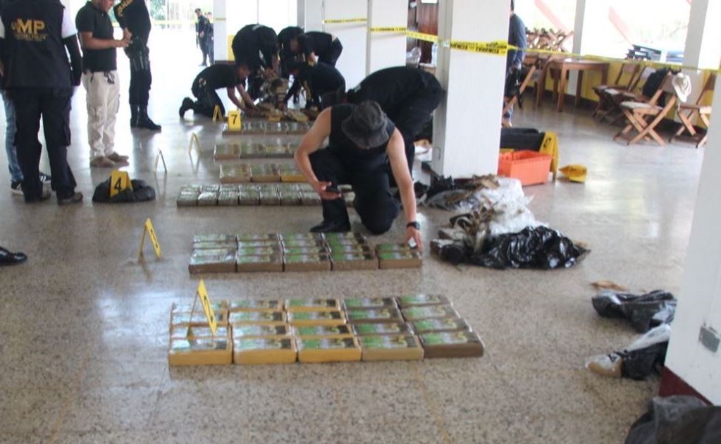 Policía de Guatemala decomisa 967 paquetes de cocaína en límites con Chiapas