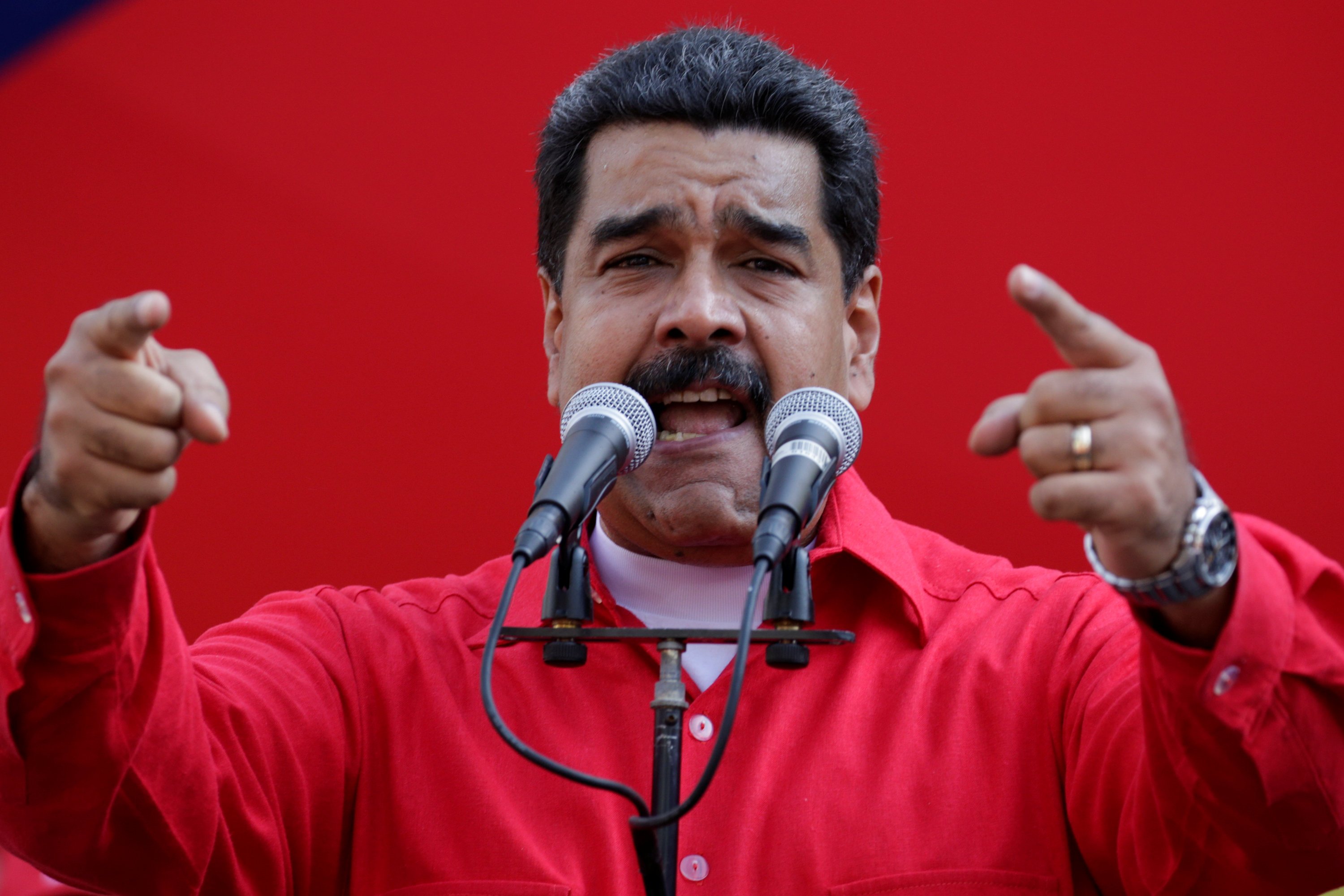 Maduro amenaza a empresas que se unan a huelga opositora