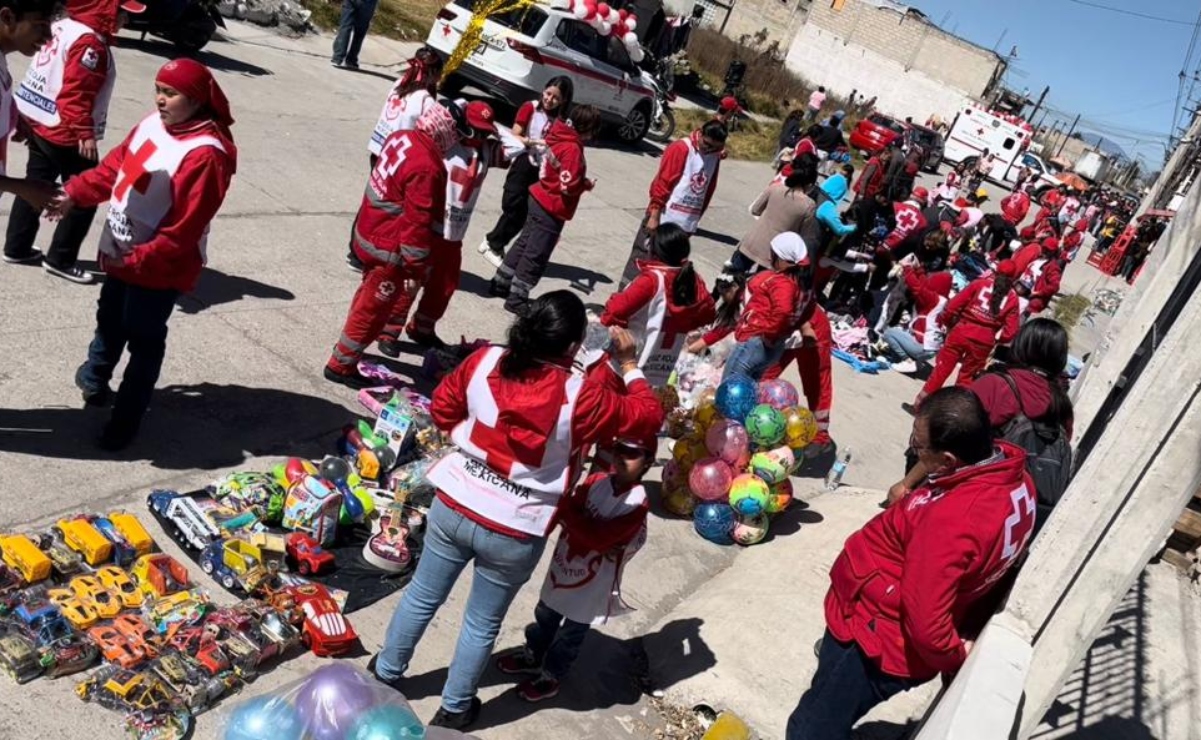 Reciben 300 familias de Toluca juguetes de Día de Reyes de mano del voluntario de la Delegación de la Cruz Roja
