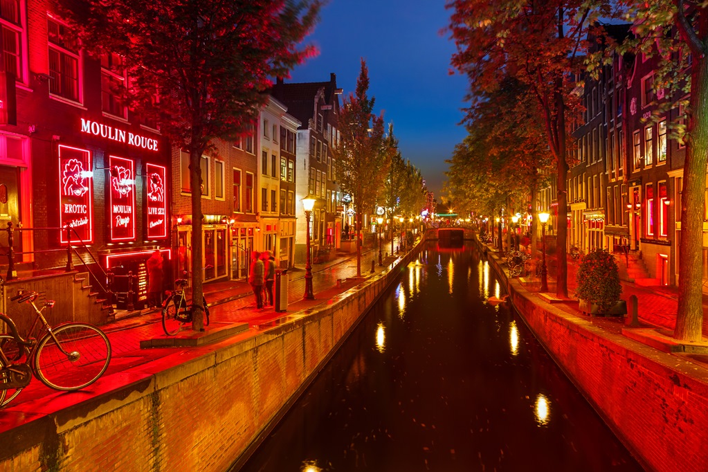 Prohíben recorridos guiados en el Barrio Rojo de Ámsterdam 