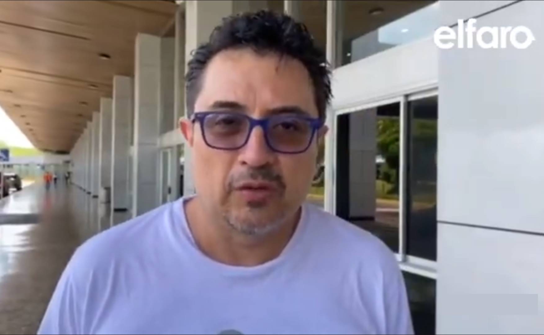 En El Faro, no vamos a dejar de publicar, dice Daniel Lizárraga antes de salir de El Salvador