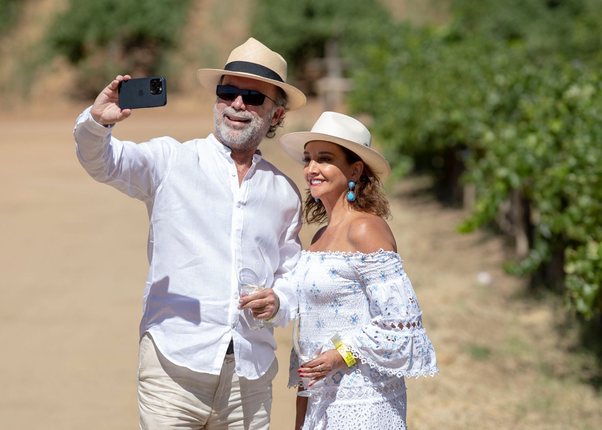 Claudia Ruiz Massieu y Sergio Sarmiento entre los invitados a la vendimia de. L.A. Cetto