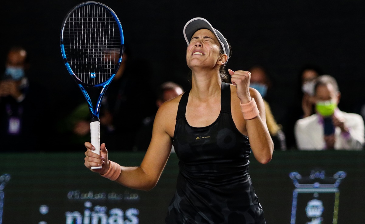 Garbiñe Muguruza consigue su primer triunfo en las WTA Finals 2021 ante Krejcikova