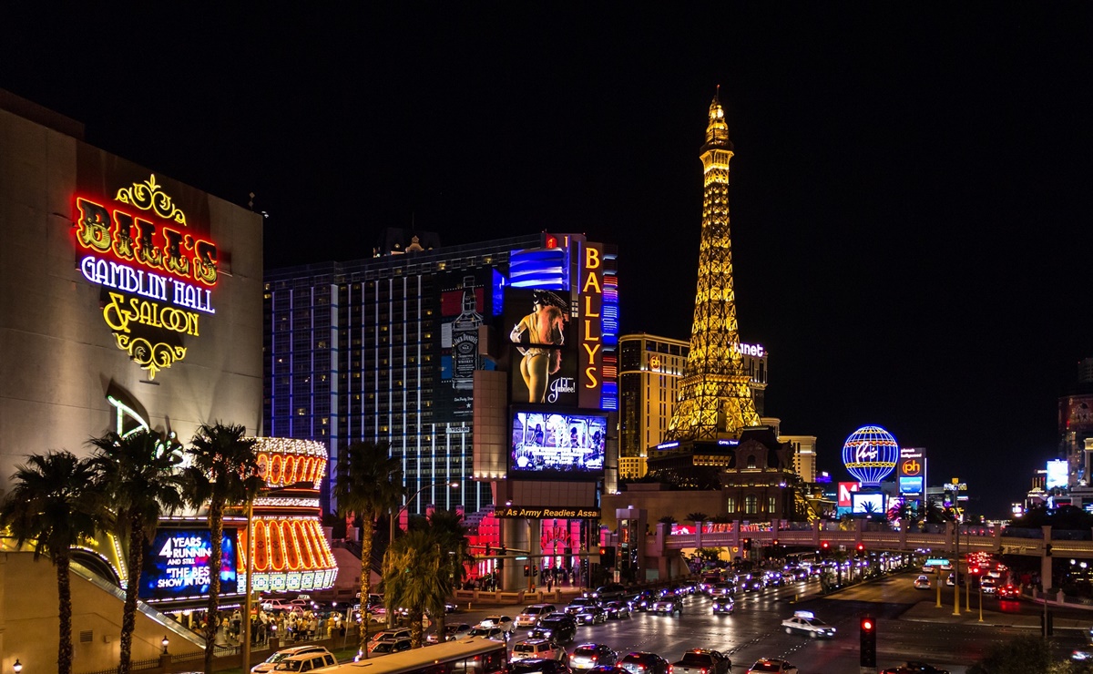 Casinos de Las Vegas pagan 20 dólares por usar cubrebocas 