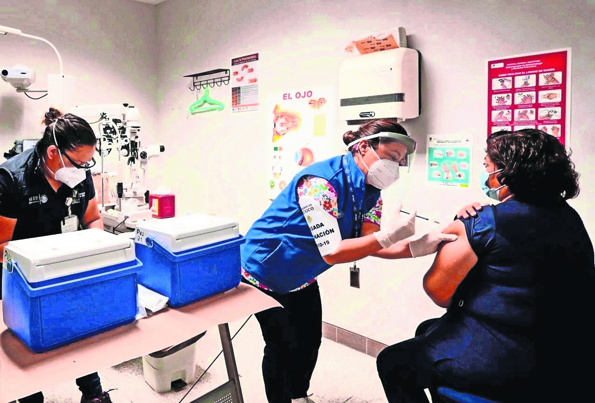 IMSS sin vacunas de Covid actualizadas