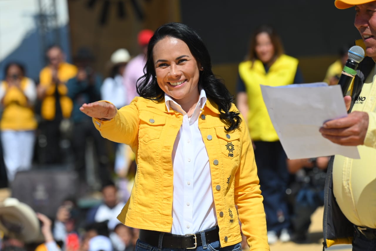 Delfina Gómez llama a mujeres mexiquenses a levantar el puño y la voz ...