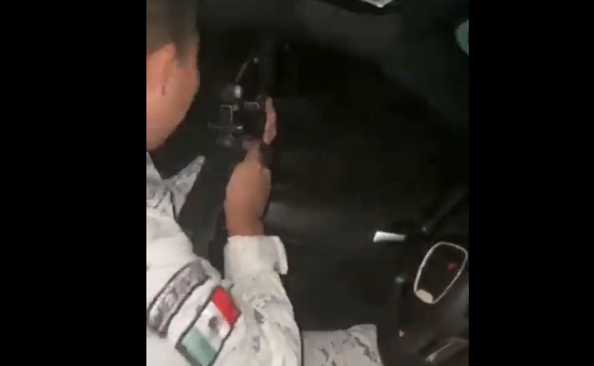 VIDEO. Presunto elemento de la Guardia Nacional hace disparos al aire desde auto; abren investigación  