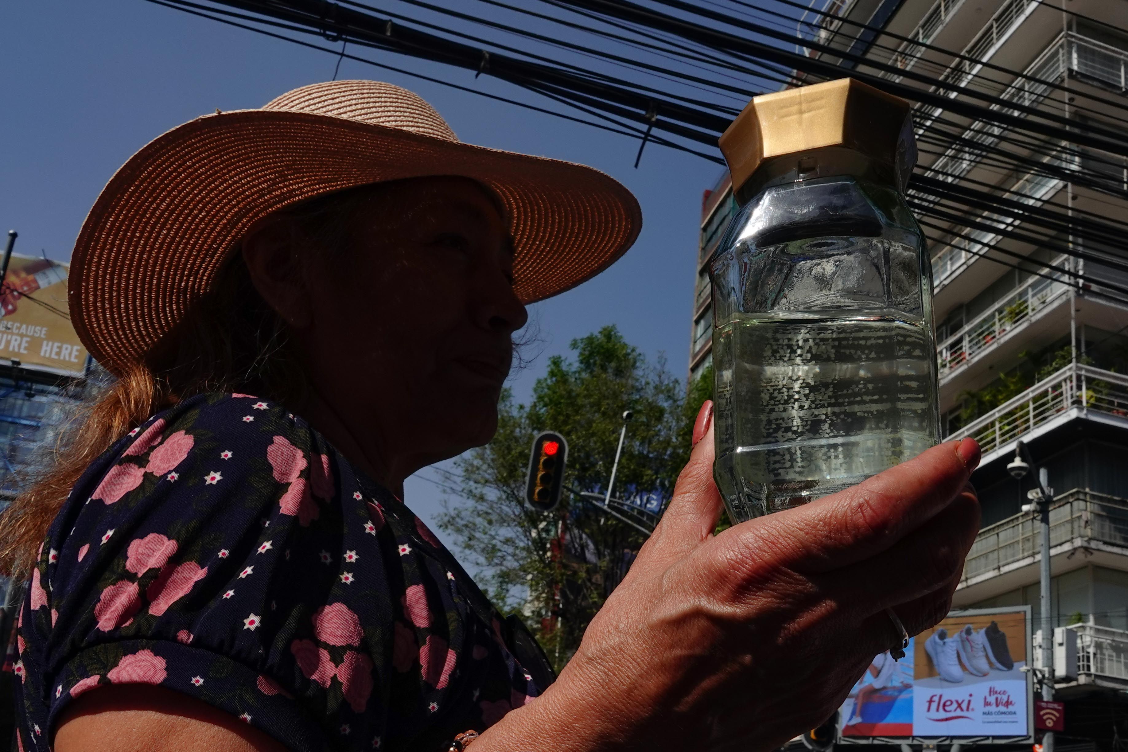 Sacmex recomienda a la población no consumir agua potable con mal olor en Benito Juárez