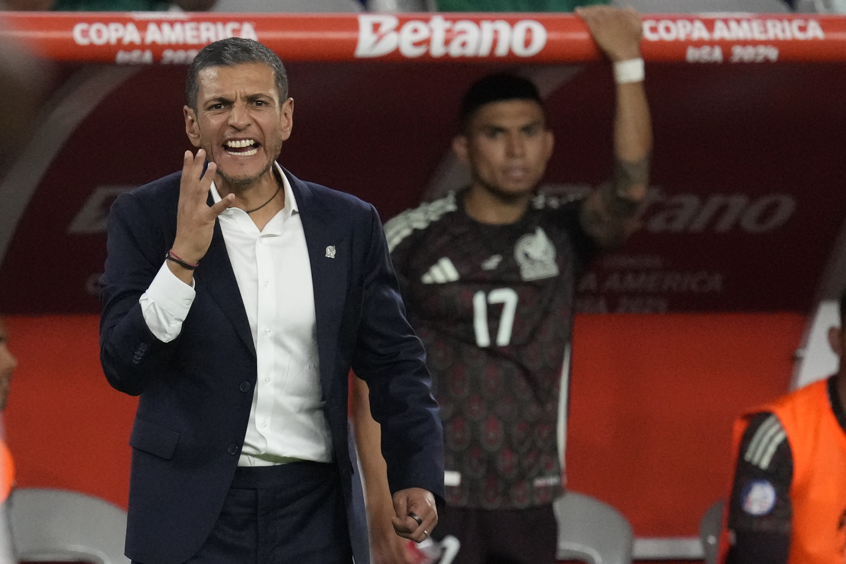 Federación mexicana confía en Jimmy Lozano a pesar del fracaso del Tri en Copa América