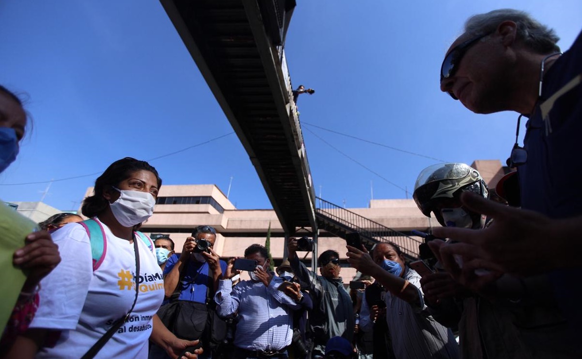 Protestan padres de niños con cáncer en La Raza; exigen atención del IMSS