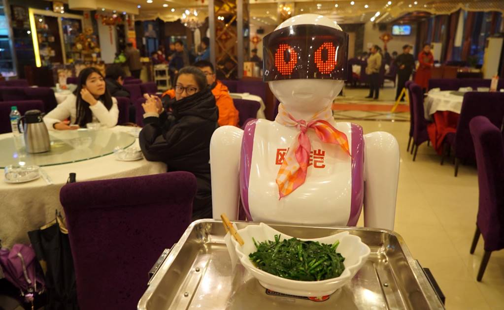 Restaurantes "despiden" a robots meseros por escaso rendimiento