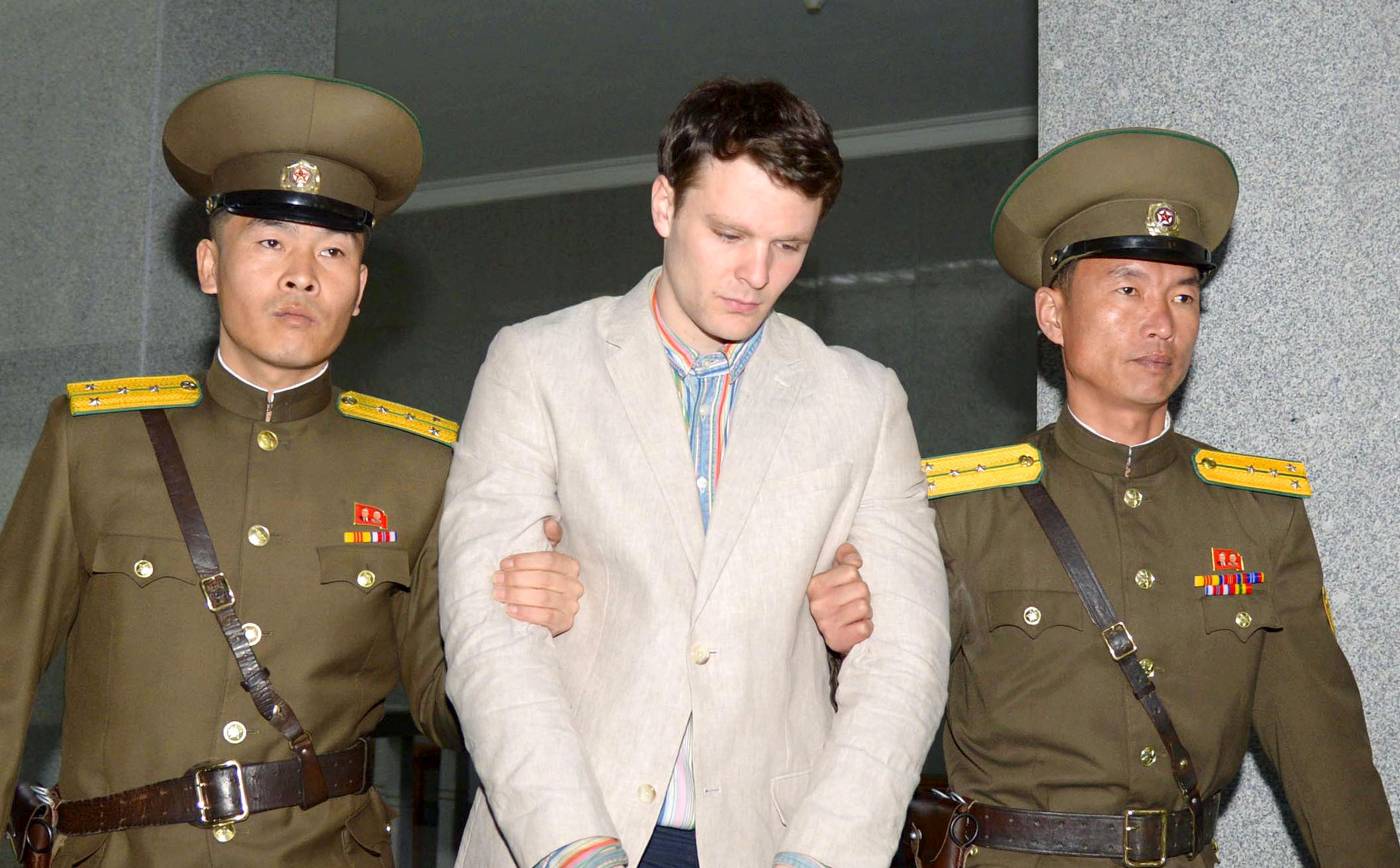 Tras muerte de estudiante, EU prohibirá a sus ciudadanos viajar a Norcorea