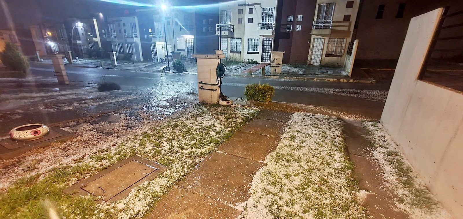 Tláloc se hace presente en el municipio mexiquense de Huehuetoca con una fuerte granizada 