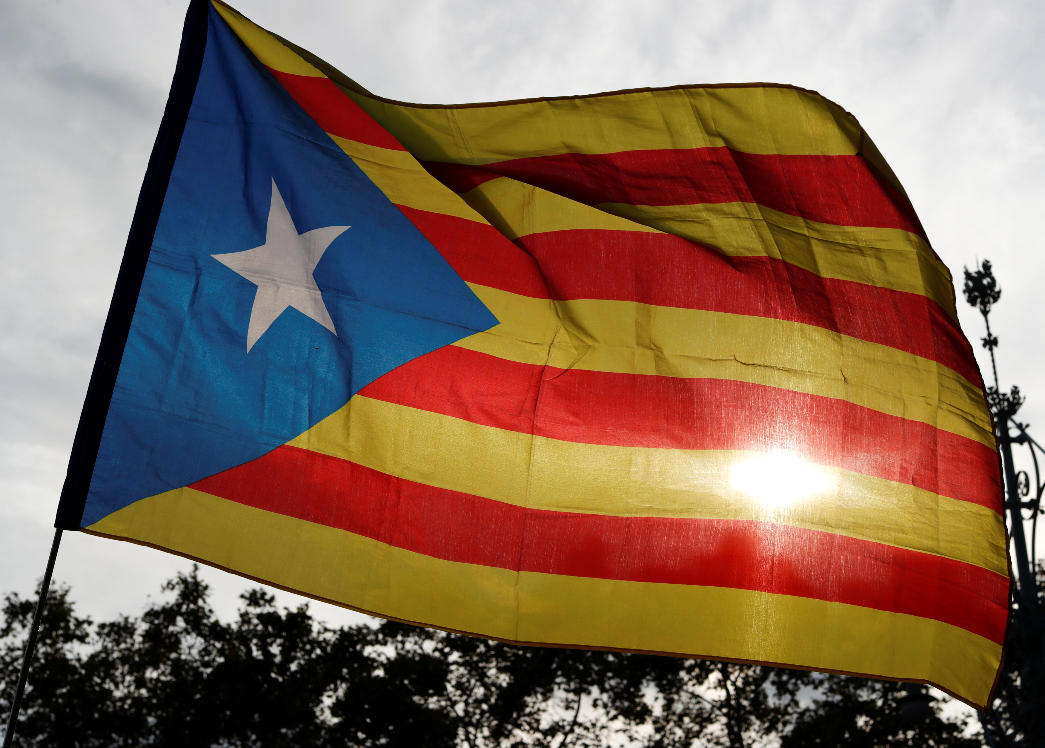 Catalanes independentistas preparan resistencia civil ante España