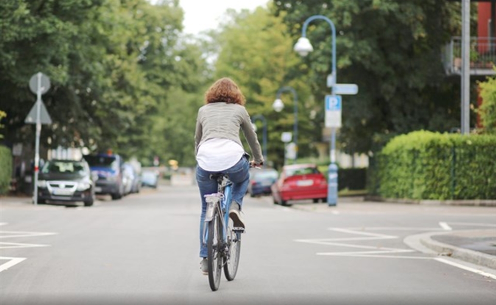 Ir en bicicleta al trabajo reduce riesgo de sufrir estrés