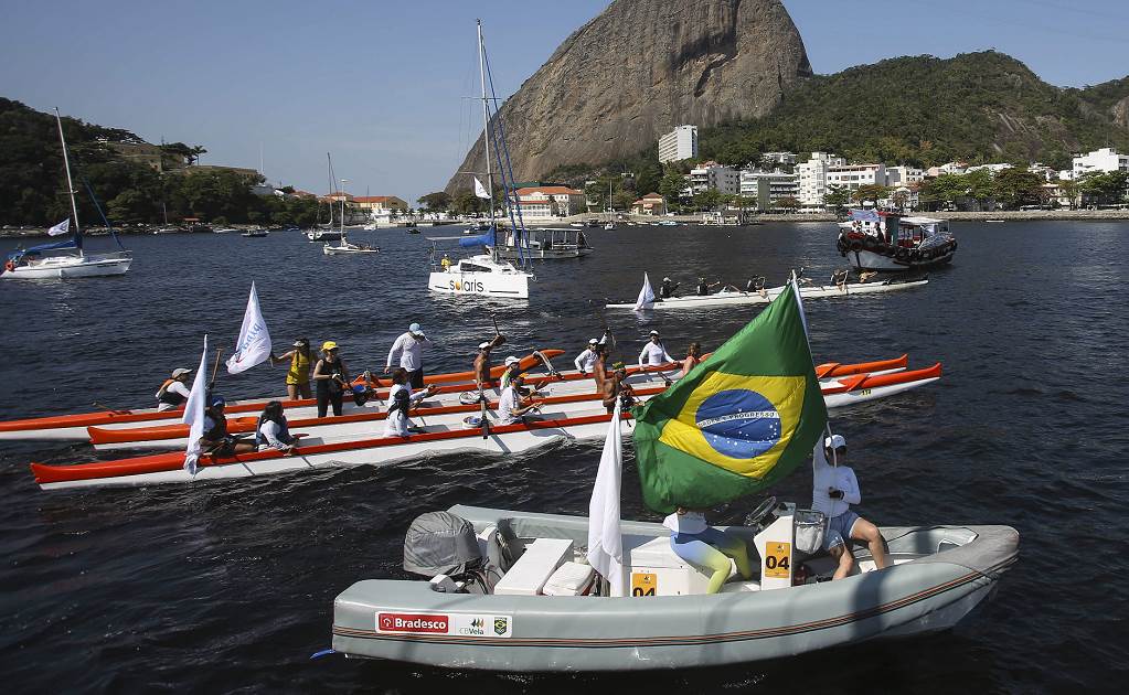 Río 2016: Desfile de barcos protesta contra contaminación