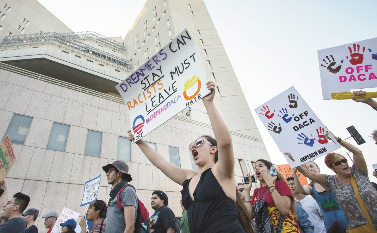 'Dreamers': entre la 'guerra' de Trump y el alivio migratorio de Biden 