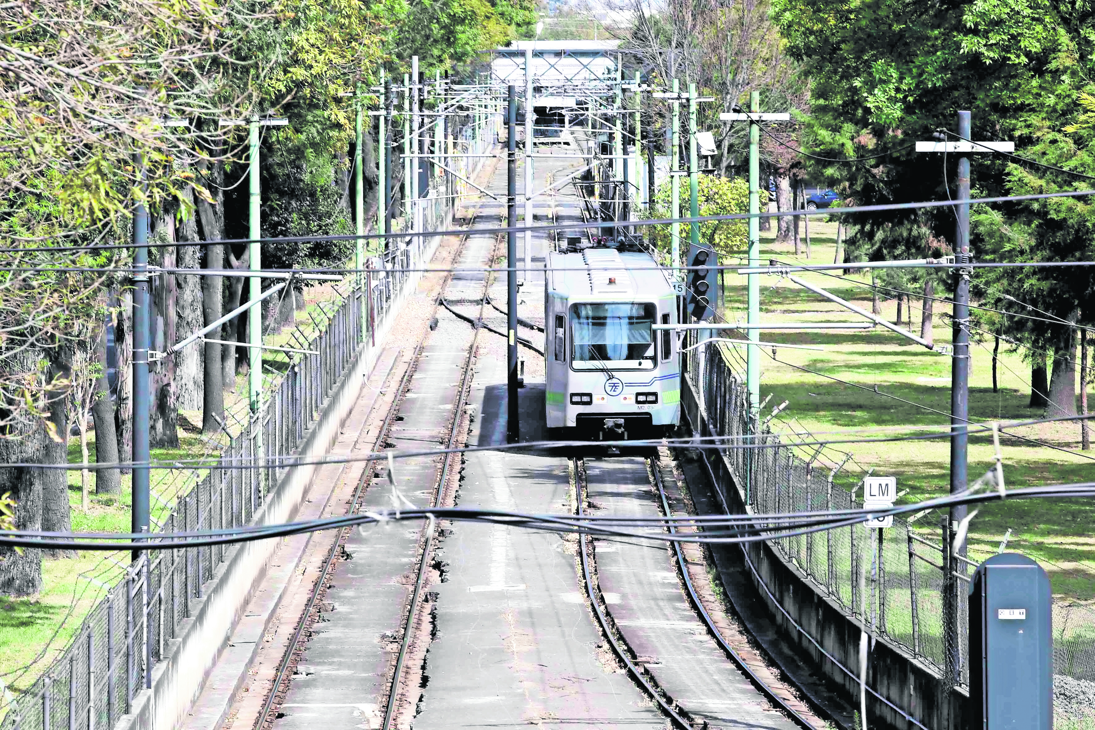 A partir de este lunes, tren ligero cerrará de Tasqueña a Estadio Azteca por obras