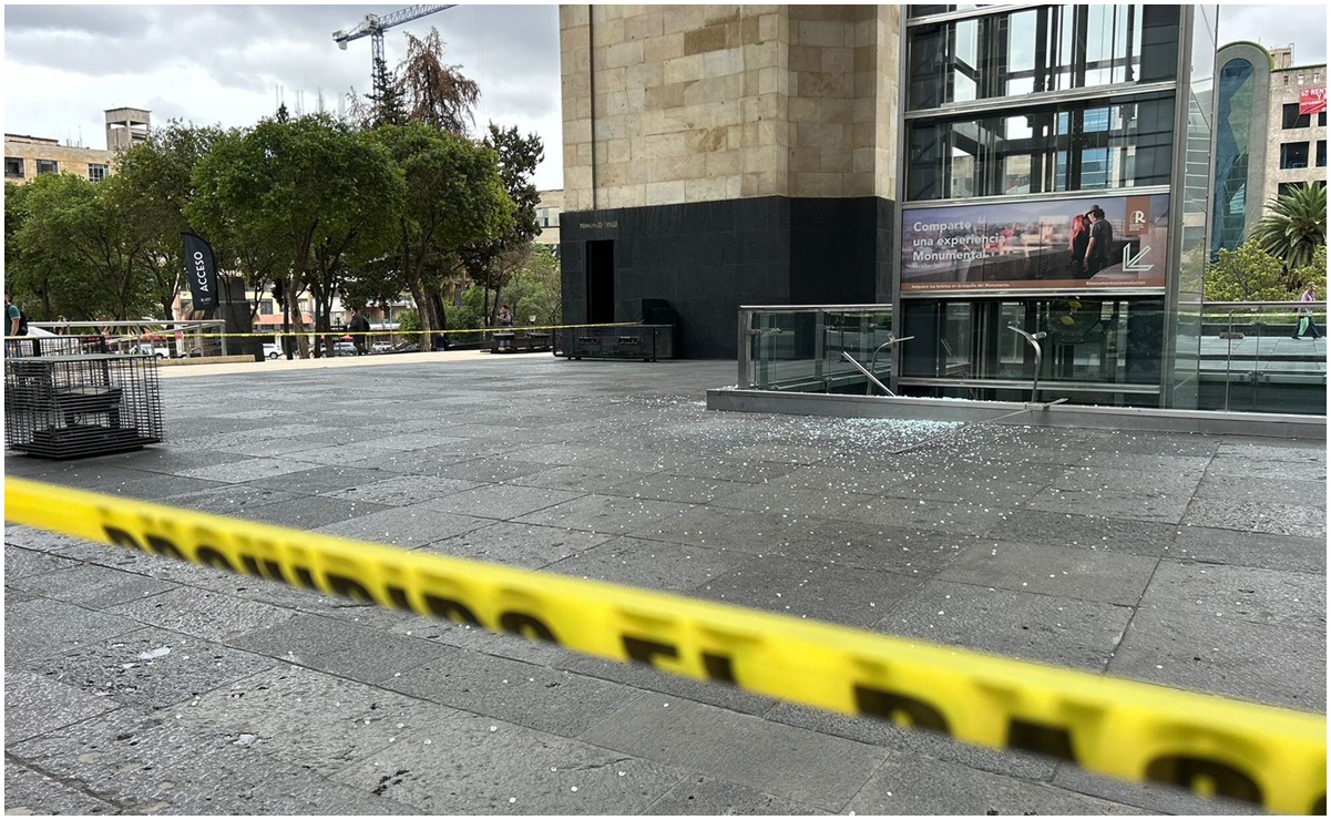 Trabajador de limpieza muere tras fallar su arnés y caer sobre el exterior del elevador de cristal en el Monumento a la Revolución